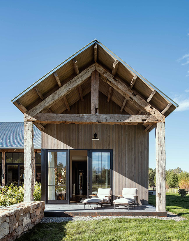 Pioneer Ranch by Farmer Payne Architects | Discover Rustic Charm and Contemporary Elegance