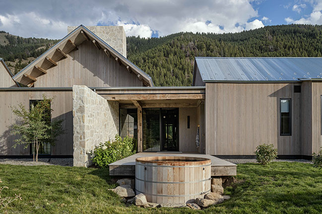 Pioneer Ranch by Farmer Payne Architects | Discover Rustic Charm and Contemporary Elegance