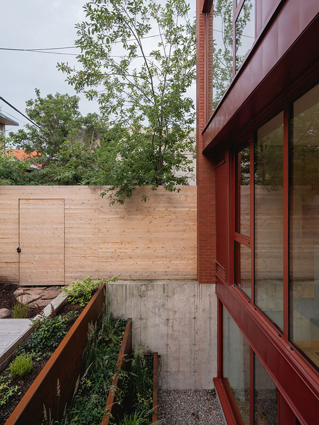 Le Petit Merlot by _naturehumaine | A Stunning Renovation and Expansion of a 1920s Duplex in Plateau Mont-Royal