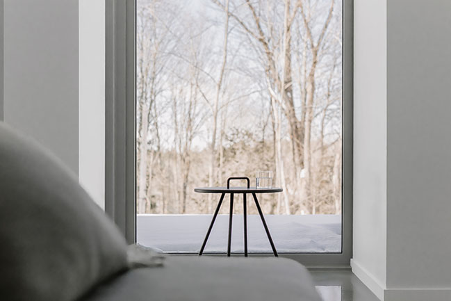 Contemporary House Harmoniously Integrated into Magog's Landscape / Matière Première Architecture