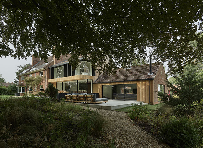 The Old Rectory by ID Architecture | Harmonious Fusion of Historic Charm and Contemporary Design