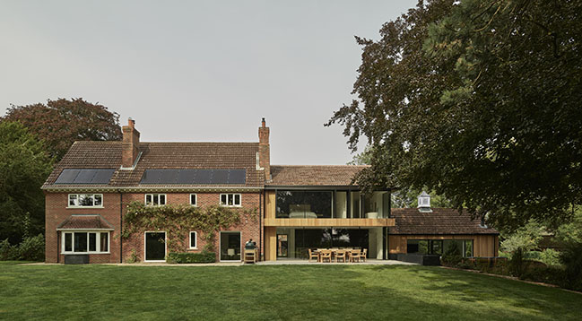 The Old Rectory by ID Architecture | Harmonious Fusion of Historic Charm and Contemporary Design