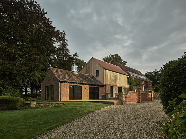 The Old Rectory by ID Architecture | Harmonious Fusion of Historic Charm and Contemporary Design