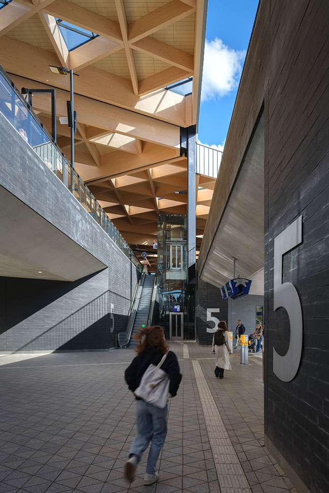 Ede-Wageningen Train Station by Mecanoo and Royal HaskoningDHV