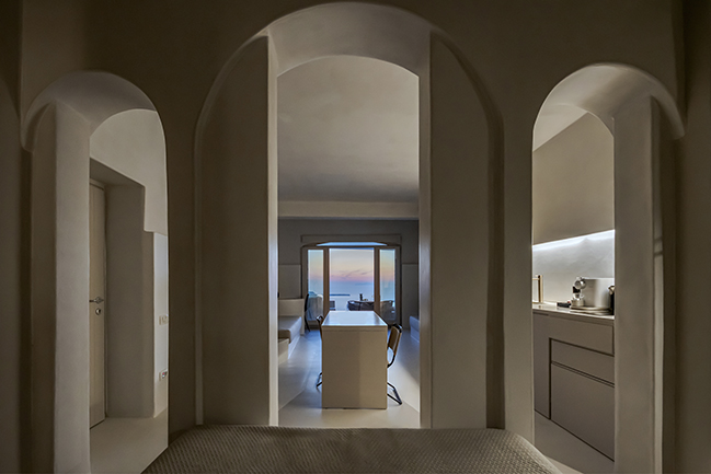 Luxury Apartment Design in Santorini that Harmonizes with Nature / THIS IS IMDA