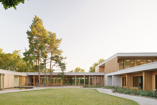 Children's Hospice House for Julia by ČTYŘSTĚN