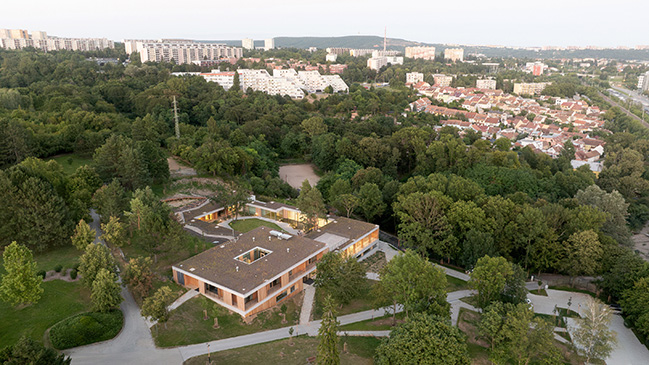 Children's Hospice House for Julia by ČTYŘSTĚN