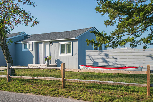 Cottage at Towd Point Little Beach by TRA studio architecture