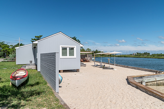 Cottage at Towd Point Little Beach by TRA studio architecture