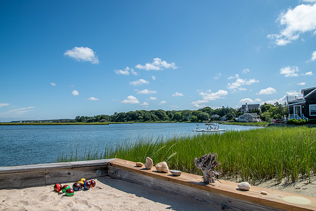 Cottage at Towd Point Little Beach by TRA studio architecture