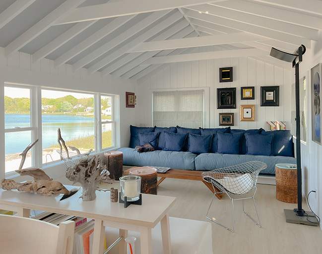 Cottage at Towd Point Little Beach by TRA studio architecture