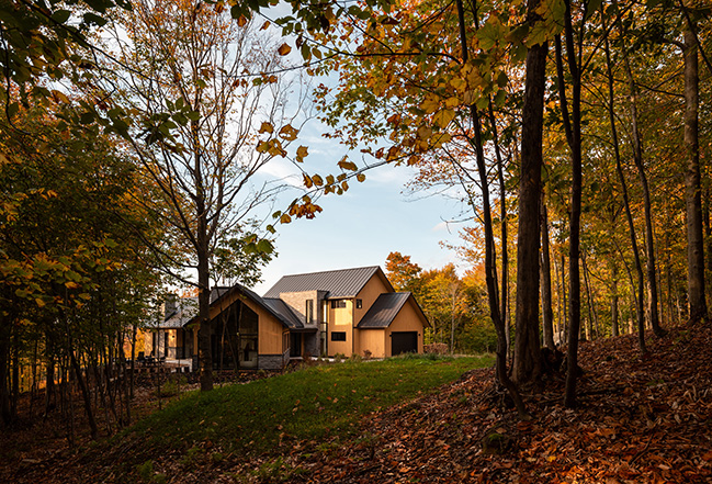 Hâle House by Atelier BOOM-TOWN | Modern Comfort Meets Immersion in Nature