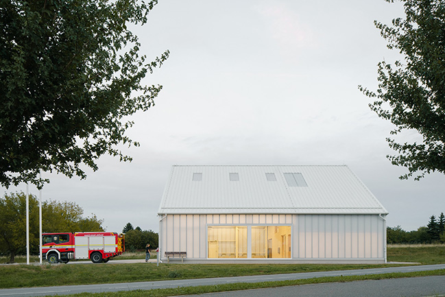 Jirčany Fire Station by SOA architekti