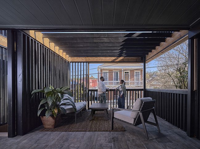 Moiré Noir by Nathan Fell Architecture | Transforming a front porch with $50K budget