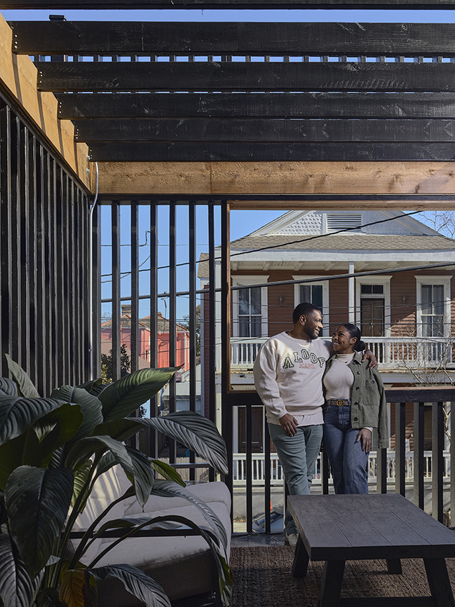 Moiré Noir by Nathan Fell Architecture | Transforming a front porch with $50K budget