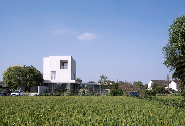 Jun Meng: A House of Light by LQS Architects