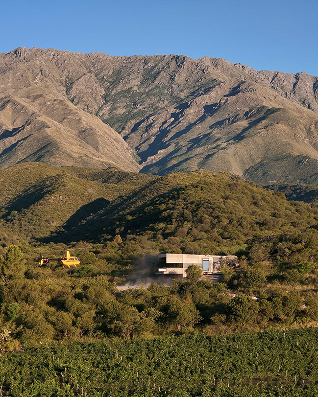 Lodge JR by Paul Dragicevic | House in the moutains