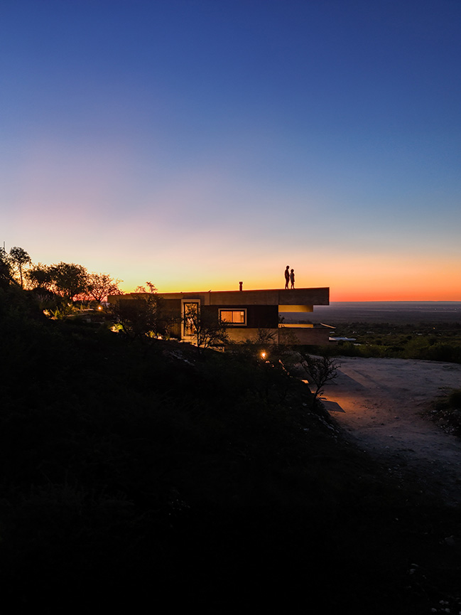 Lodge JR by Paul Dragicevic | House in the moutains