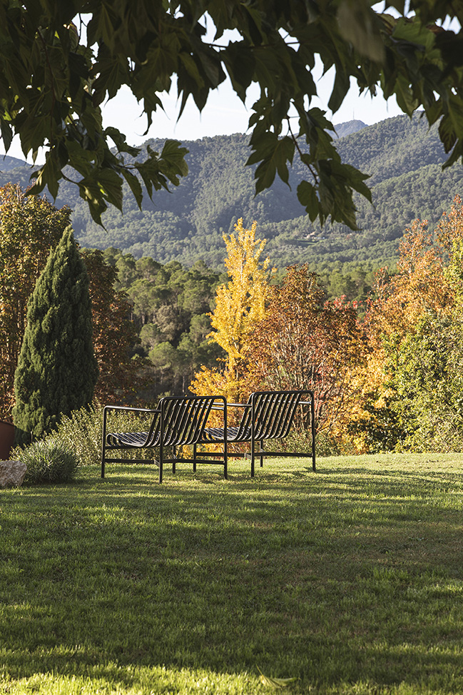 Can Bellpuig by Francesc Rifé Studio | A summer home overlooking the lake of Banyoles