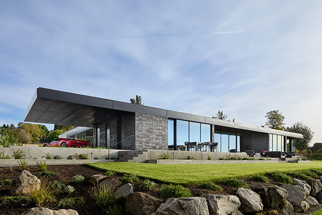 William / Kaven Designs a Private Home That Doubles as a Car Gallery