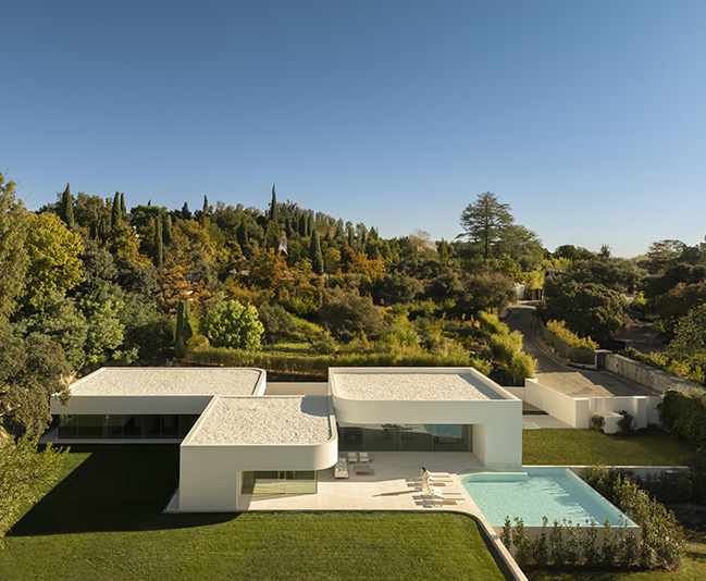 Villa 18 by Fran Silvestre Arquitectos