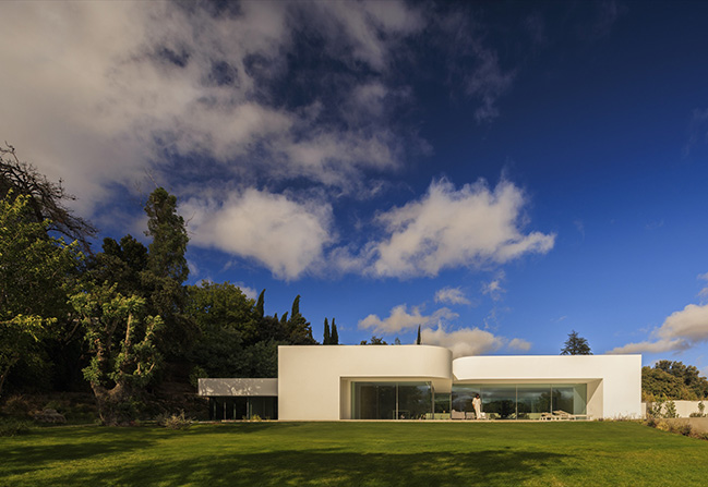 Villa 18 by Fran Silvestre Arquitectos