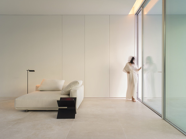 Villa 18 by Fran Silvestre Arquitectos