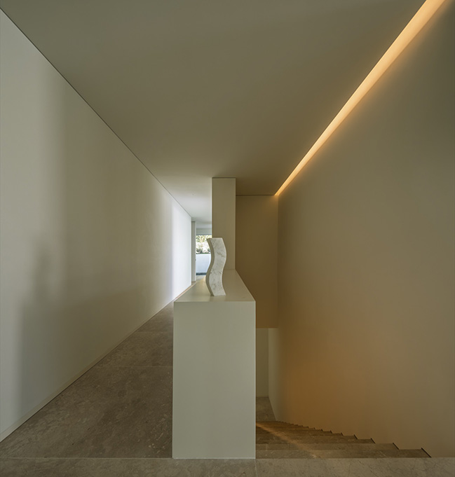 Villa 18 by Fran Silvestre Arquitectos