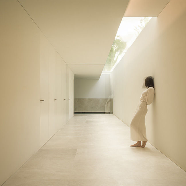 Villa 18 by Fran Silvestre Arquitectos