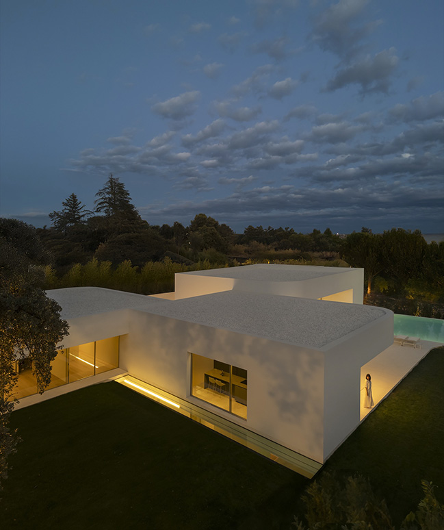 Villa 18 by Fran Silvestre Arquitectos