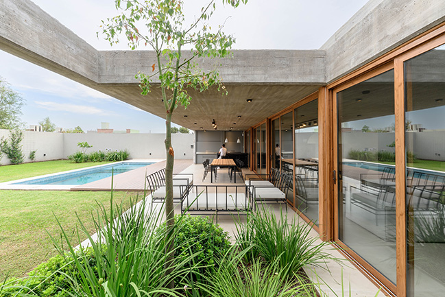 Casa Galera by KARLEN + CLEMENTE