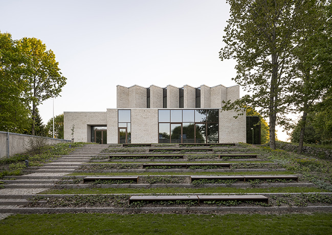 Højvangen Church by Henning Larsen | The first in Skanderborg in half a millennium