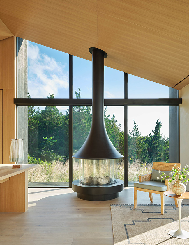 Montauk by SAOTA x Rafael de Cárdenas | A Secluded Summer Sanctuary in Montauk