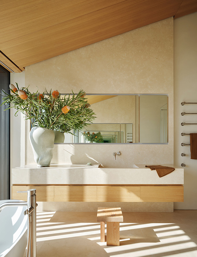 Montauk by SAOTA x Rafael de Cárdenas | A Secluded Summer Sanctuary in Montauk