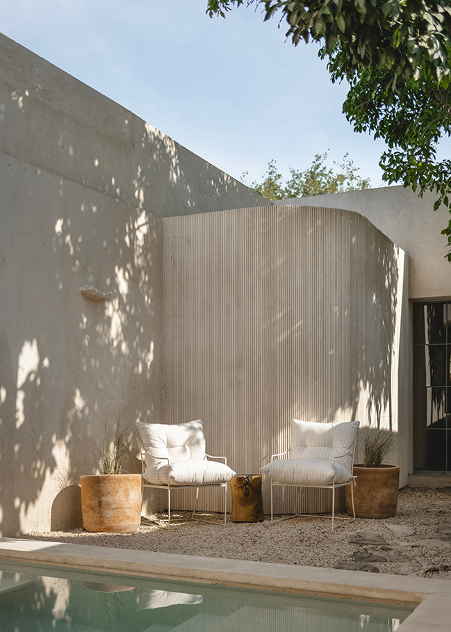 Casa Habitación by Veinte Diezz Arquitectos | Transforms an abandoned into a serene indoor-outdoor dwelling