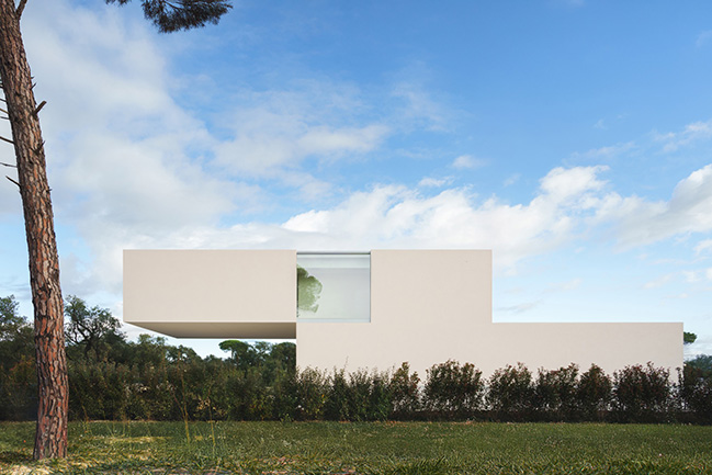Camiral House by Fran Silvestre Arquitectos