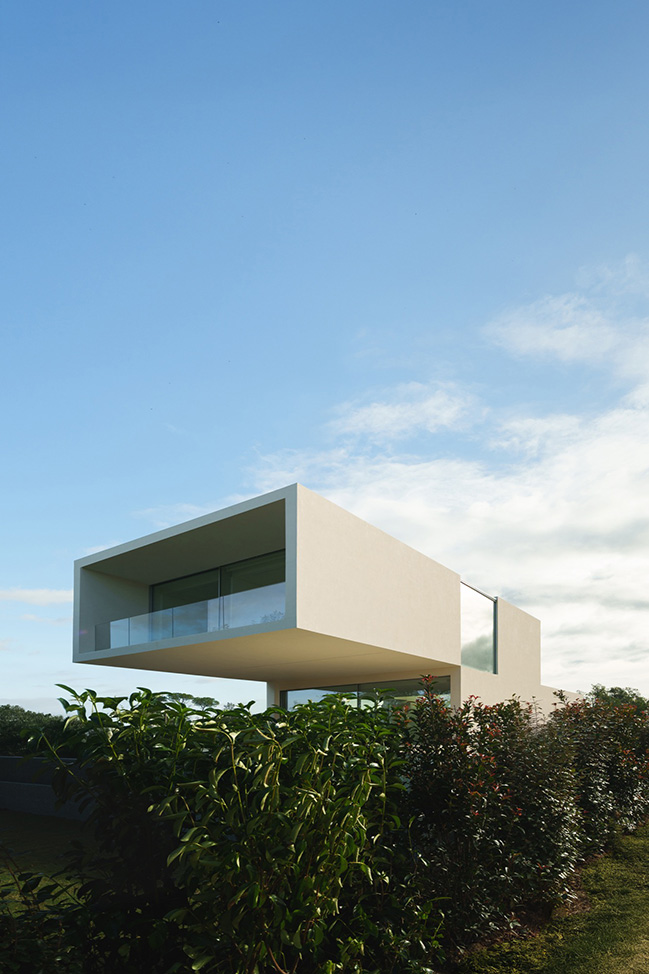 Camiral House by Fran Silvestre Arquitectos