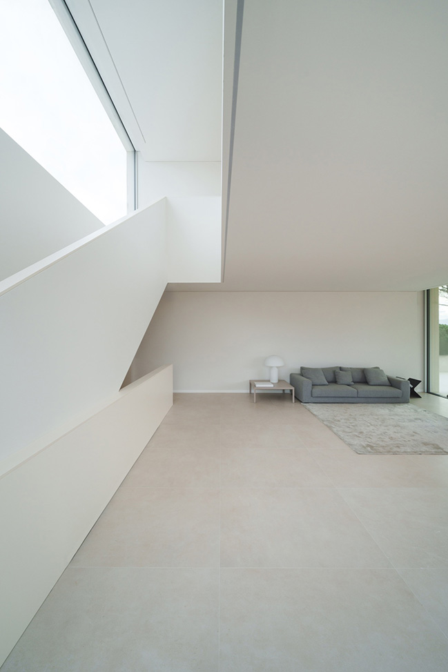 Camiral House by Fran Silvestre Arquitectos