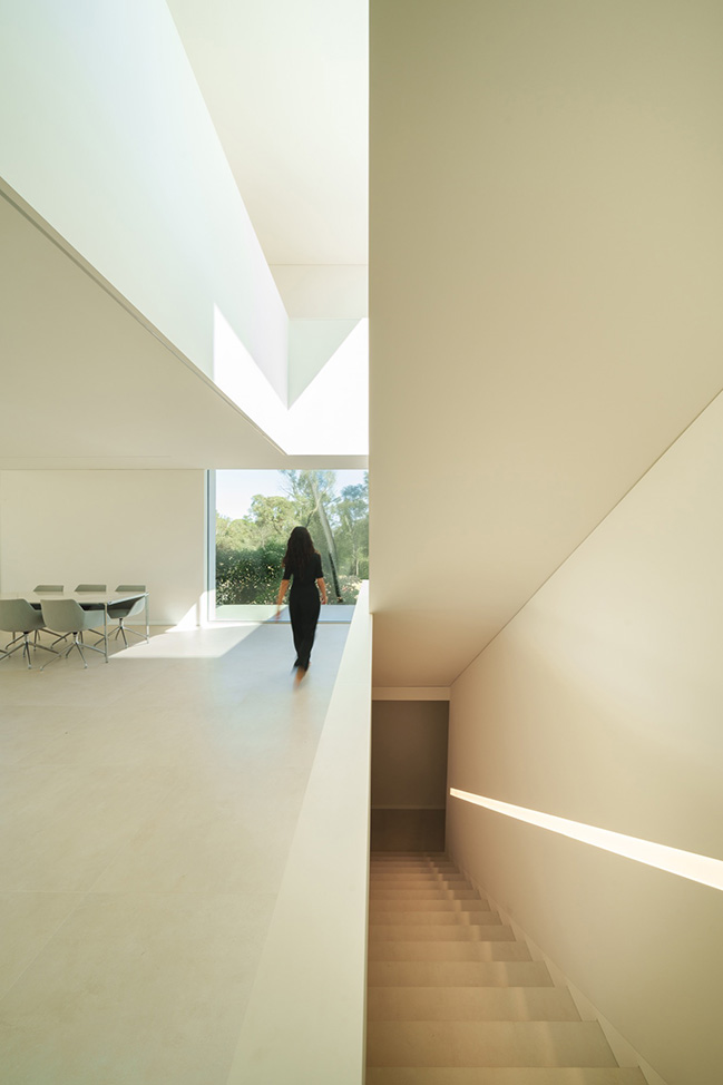 Camiral House by Fran Silvestre Arquitectos