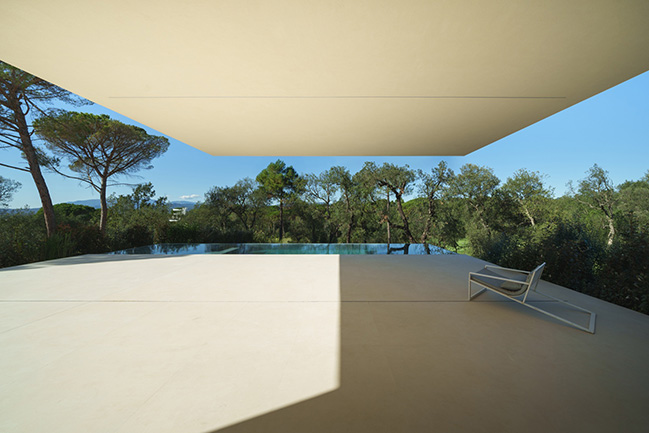 Camiral House by Fran Silvestre Arquitectos