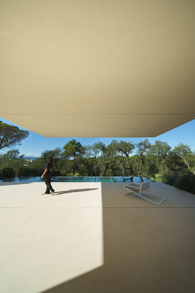 Camiral House by Fran Silvestre Arquitectos
