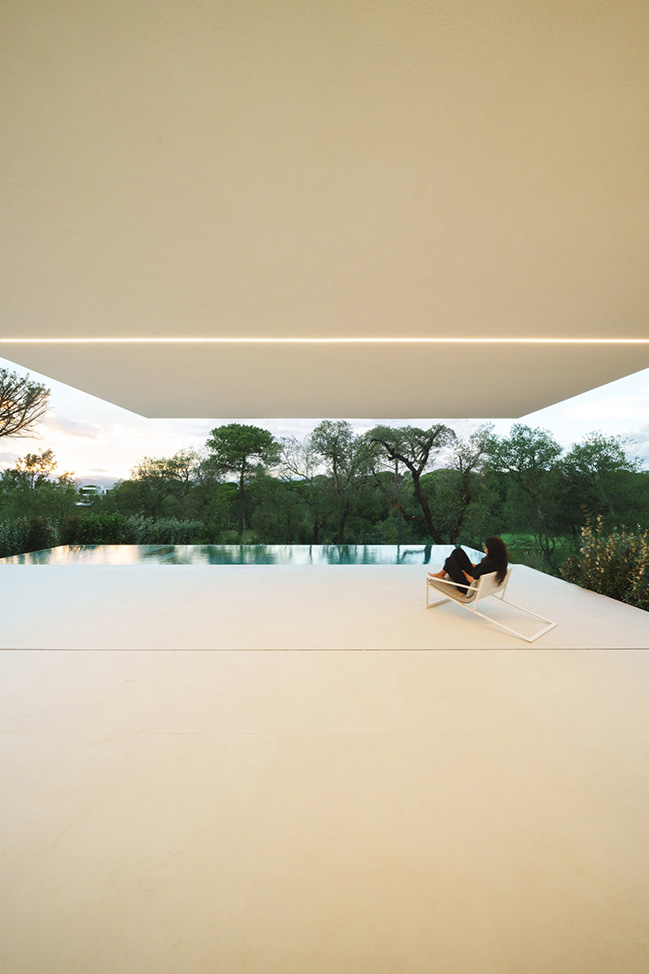 Camiral House by Fran Silvestre Arquitectos