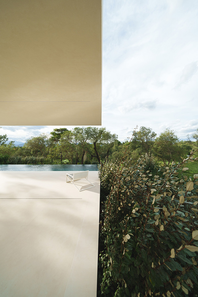 Camiral House by Fran Silvestre Arquitectos