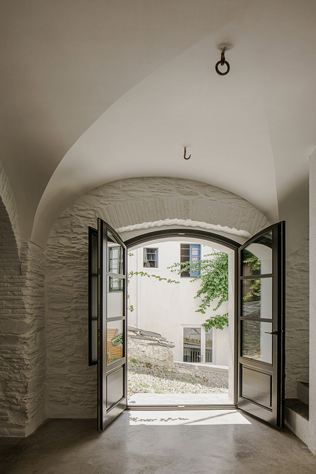 Fisherman's House in Cadaqués by Bea Portabella + Jordi Pagès