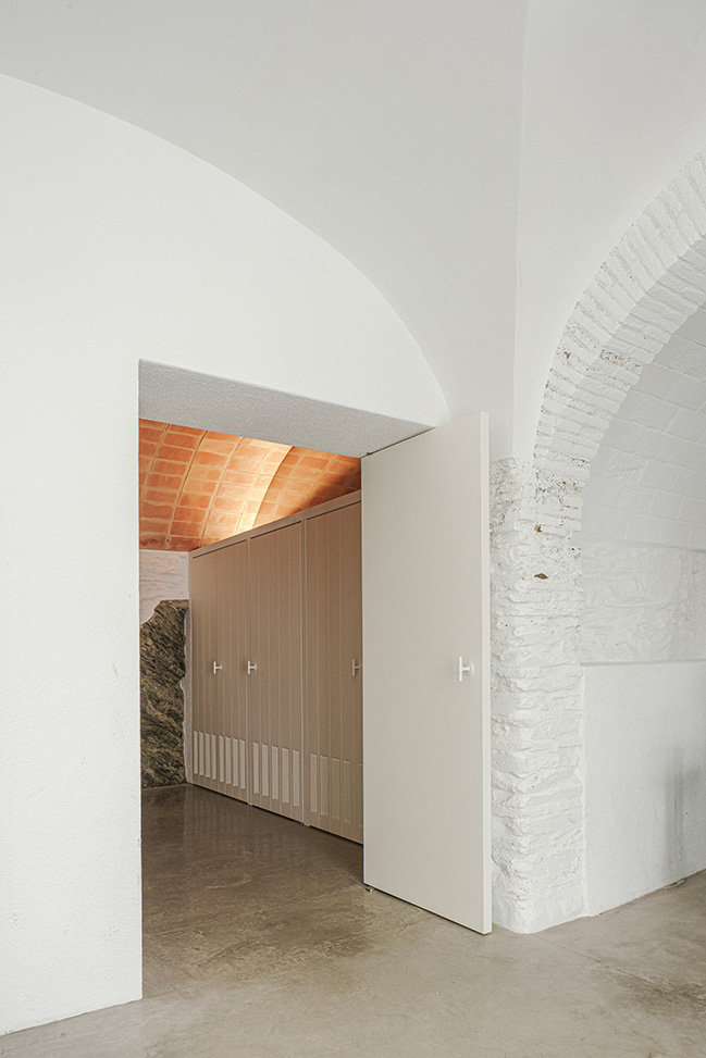 Fisherman's House in Cadaqués by Bea Portabella + Jordi Pagès