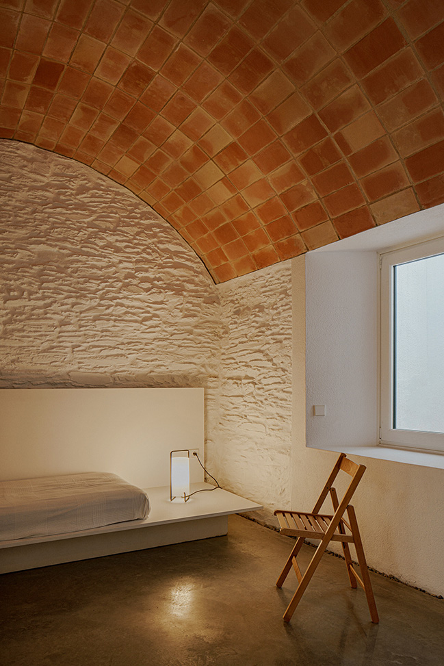 Fisherman's House in Cadaqués by Bea Portabella + Jordi Pagès