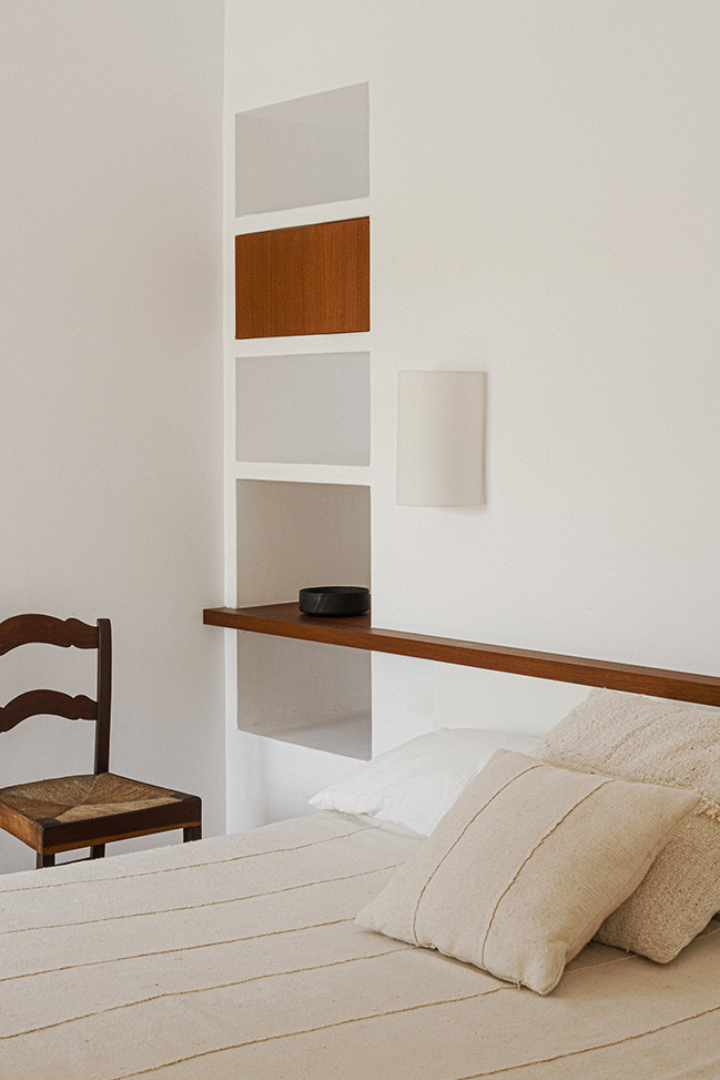 Fisherman's House in Cadaqués by Bea Portabella + Jordi Pagès