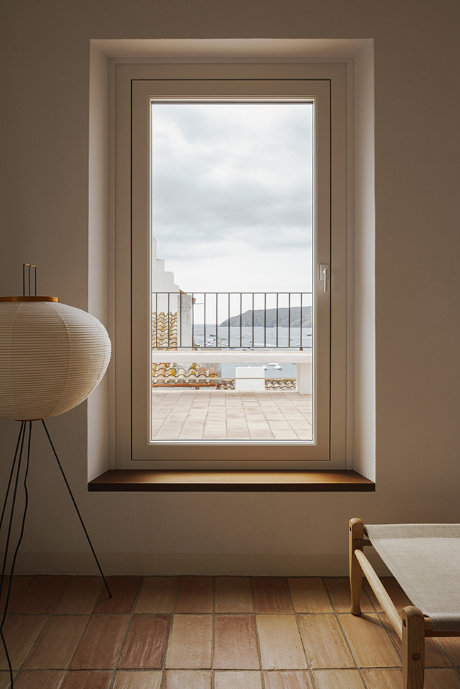 Fisherman's House in Cadaqués by Bea Portabella + Jordi Pagès
