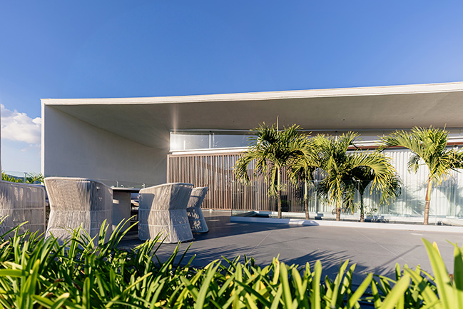 Linho House by Tetro Architecture