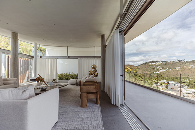 Linho House by Tetro Architecture